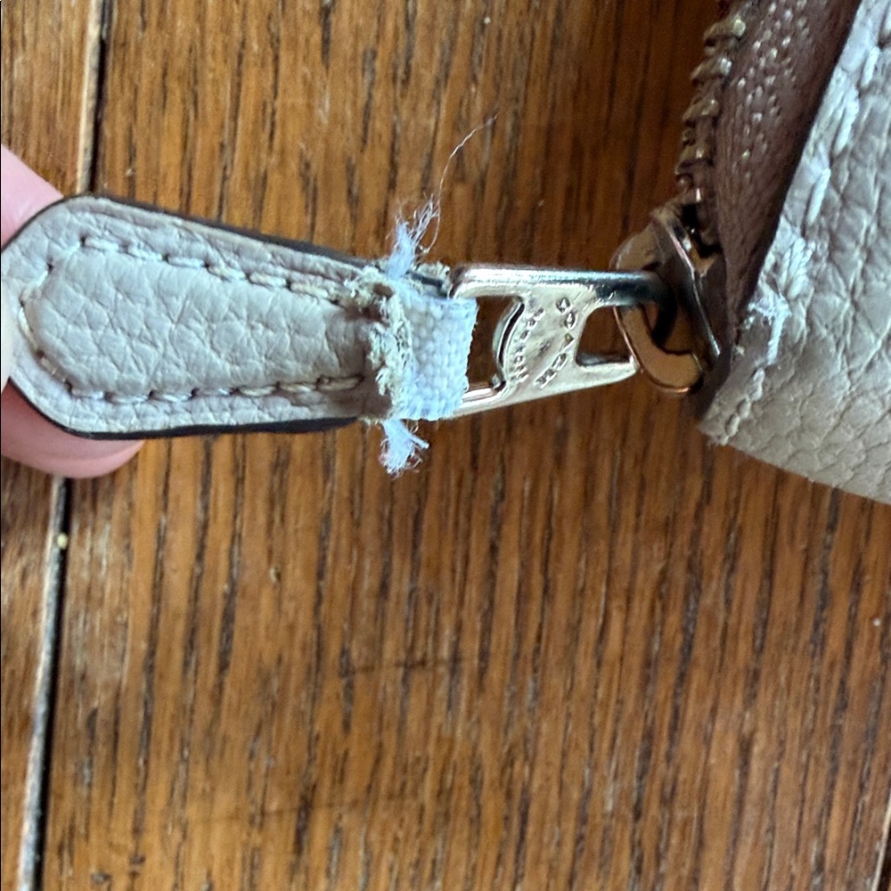 Coach Cream Leather Wallet - Picture 4 of 6